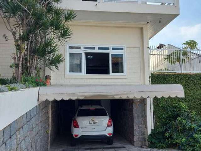 Casa à venda em Coqueiros com 320 m², 4 quartos, 4