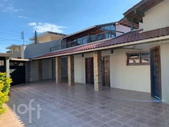 Casa à venda em Barra da Lagoa com 200 m², 5 quart