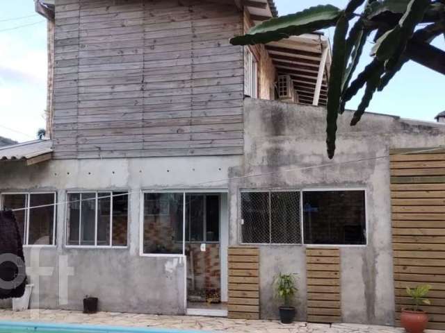 Casa à venda em Pântano do Sul com 170 m², 2 quart