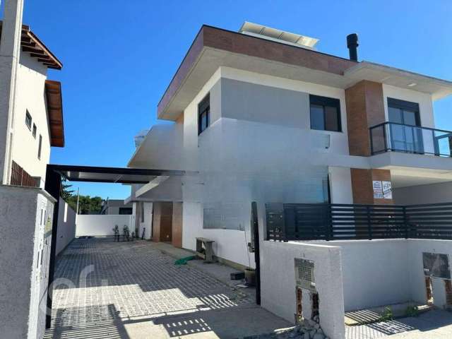 Casa à venda em Barra da Lagoa com 124 m², 3 quart