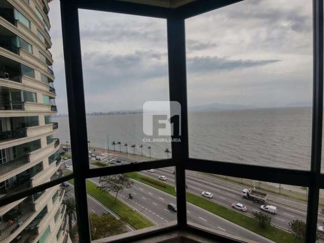 Apartamento de 3 dormitórios na Beira-Mar Norte