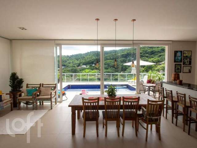 Casa à venda em Córrego Grande com 530 m², 4 quart