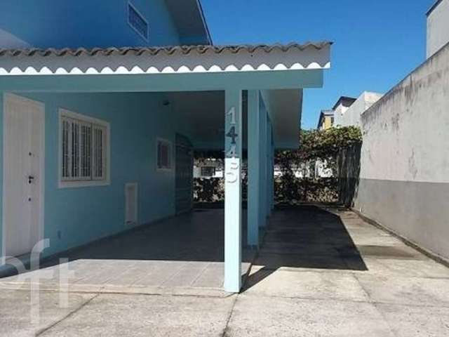 Casa à venda em Daniela com 200 m², 6 quartos, 3 v