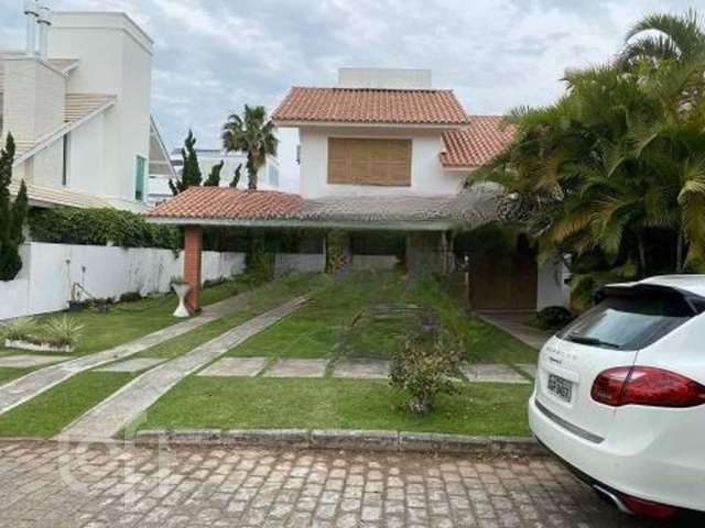 Casa à venda em Jurere Oeste com 236 m², 5 quartos