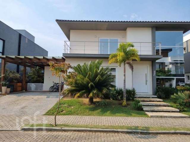 Casa à venda em Rio tavares central com 310 m², 3