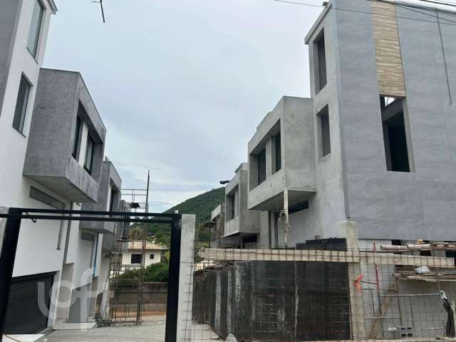 Casa à venda em Rio tavares central com 207 m², 3