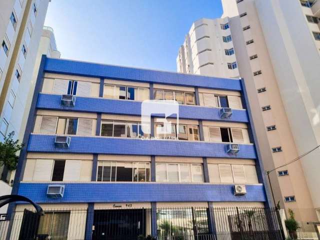 Apartamento de 2 dormitórios à venda no Centro