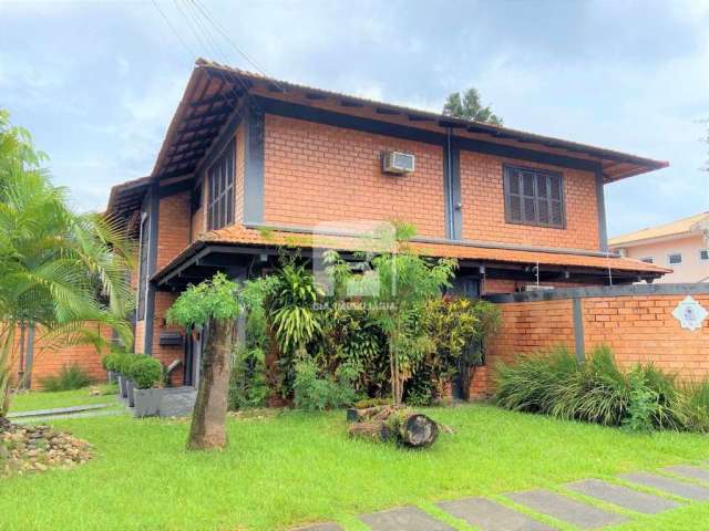 Casa de 5 dormitórios à venda no Córrego Grande