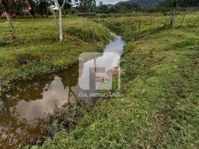 Terreno à venda nos Ingleses do Rio Vermelho