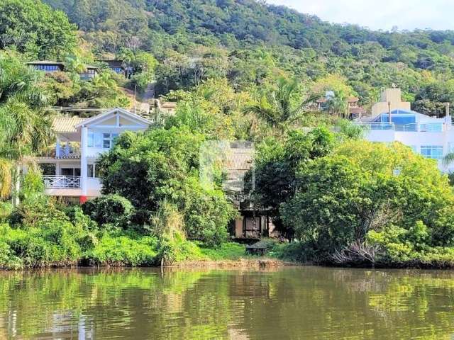 Casa à venda na Lagoa da Conceição