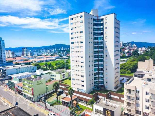 Apartamento à venda em Estreito com 150 m², 3 quar