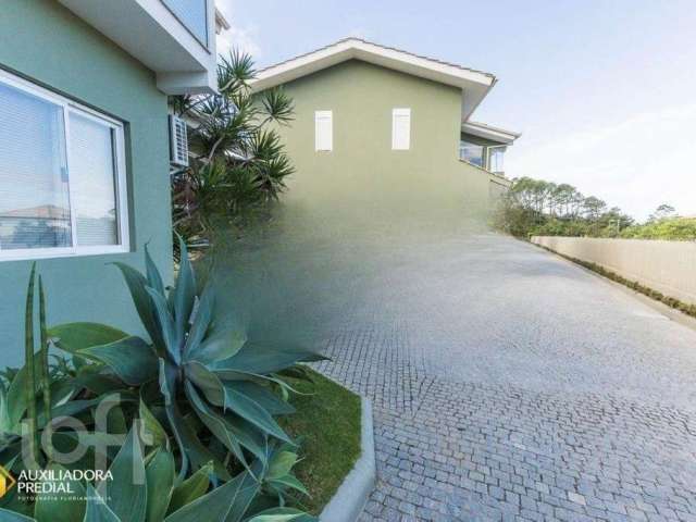 Casa à venda em Praia Mole com 137 m², 3 quartos,