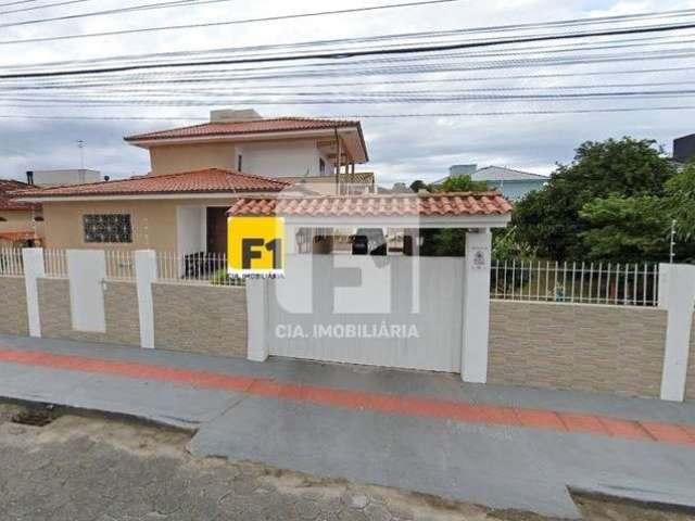 Casa 4 dormitórios para locação no Campeche