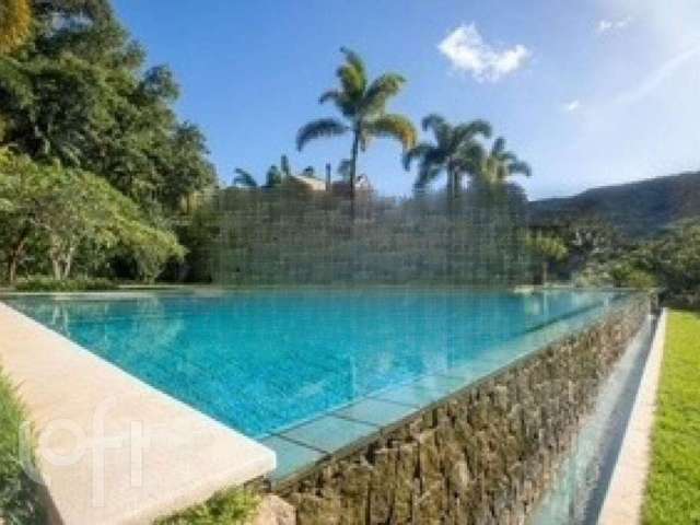 Casa à venda em Canto da Lagoa com 1400 m², 6 quar