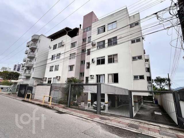 Apartamento à venda em Coqueiros com 105 m², 4 qua