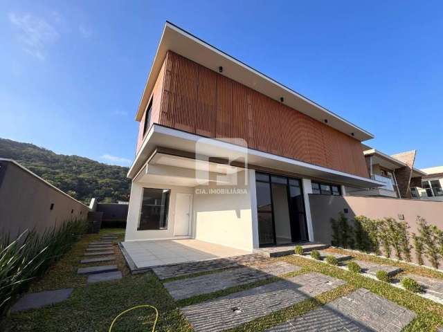 Casa com jacuzzi no Villa Pamplona - Rio Tavares