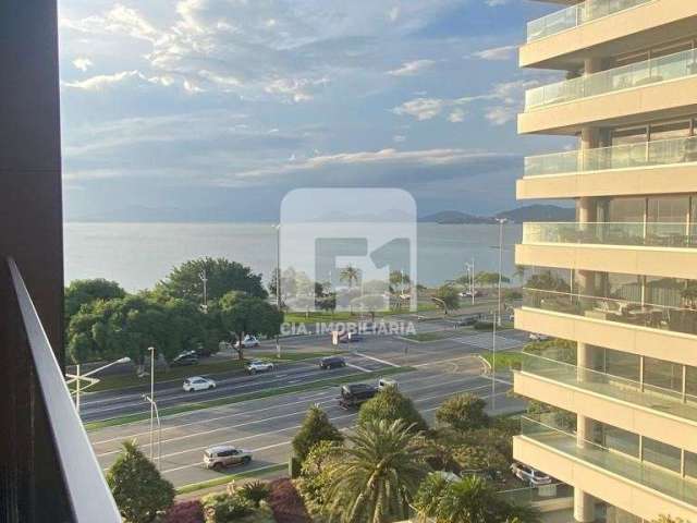 Apartamento com 3 suítes na Beira-Mar Norte