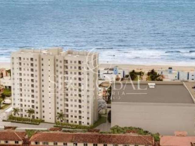 Apartamento térreo na quadra do mar com entrada + parcelamento!