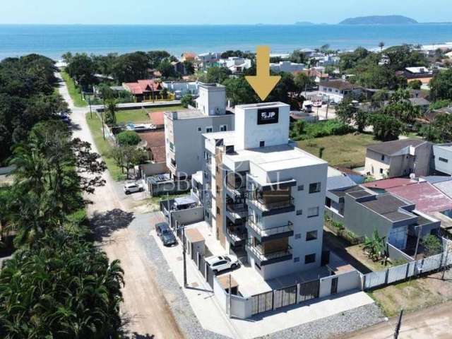 Apartamento novo no térreo à 290 metros da praia no Balneário Mariluz