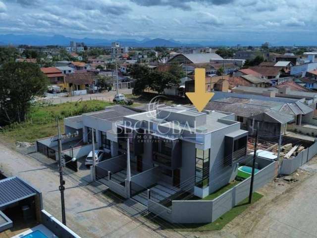 Sobrado de Alto Padrão com Piscina na Região Central!