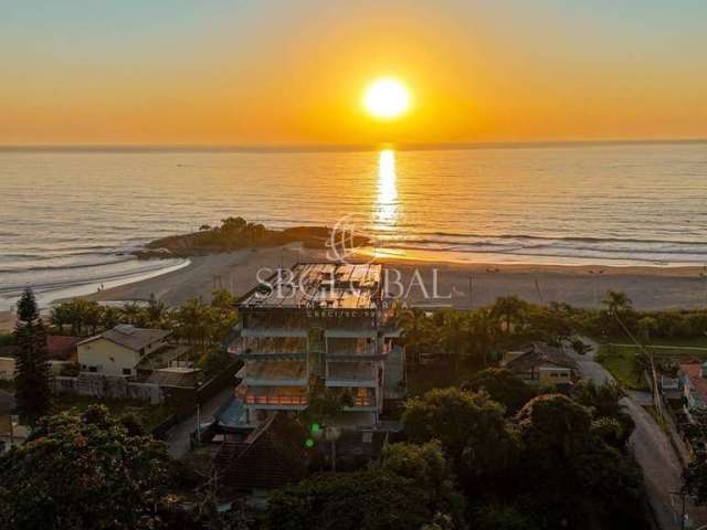 CONDOMÍNIO RESIDENCIAL PEDRABELLA! Frente para no mar em Itapoá/SC