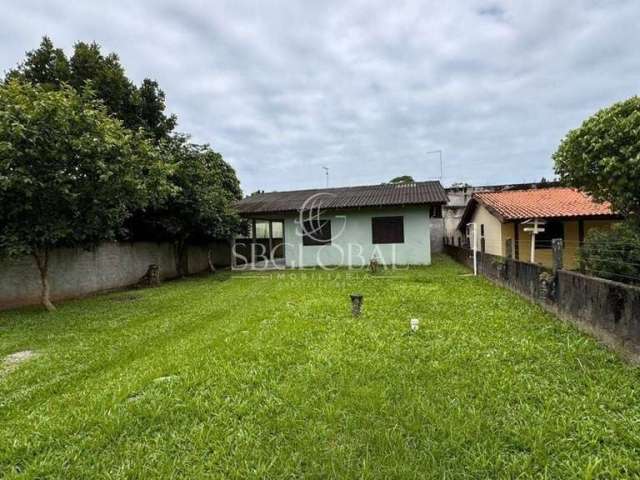 Casa com amplo terreno de 390m² em Itapoá SC