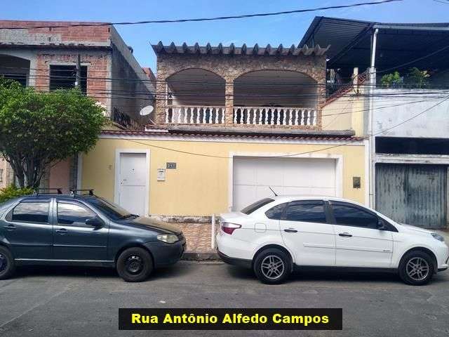 Linda casa duplex com terraço coberto na rua Antônio Alfredo Campos