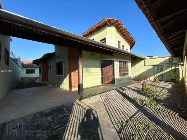 Casa para Venda em Caraguatatuba, Jardim Britânia, 3 dormitórios, 3 suítes, 4 banheiros, 5 vagas