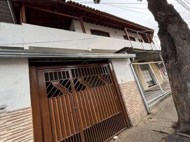 Casa para Locação em Sorocaba, Parque Vitória Régia, 3 dormitórios, 1 suíte, 3 banheiros, 1 vaga