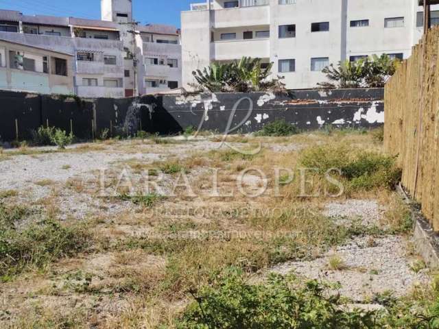 Tv 200 - último terreno à venda de frente para a praia grande, arraial do cabo, rj