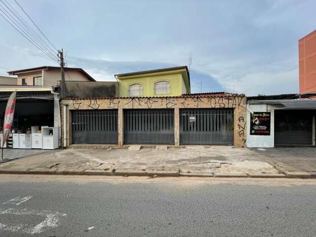 Casa com edicula na rua Atanazio Soares 3 quartos 1 banheiros 4 vagas de garagem coberta Sorocaba SP