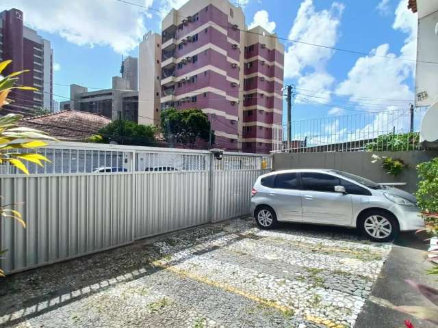 Imóvel para venda tem 184 metros quadrados com 8 quartos em Madalena - Recife - PE