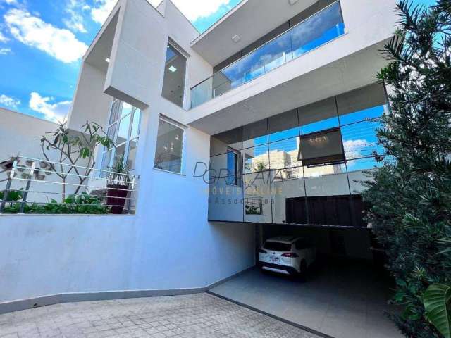 Casa com 3 dormitórios à venda, 290 m² por R$ 1.450.000,00 - Jardim Petrópolis - Varginha/MG