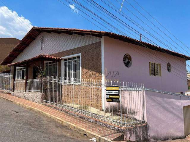 Casa com 5 dormitórios à venda, 400 m² por R$ 850.000 - Parque Catanduvas - Varginha/MG