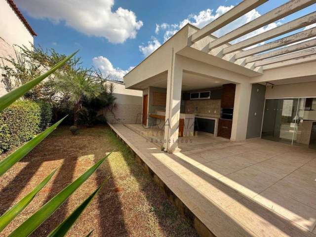 Casa com 3 dormitórios à venda, 211 m² por R$ 800.000,00 - Santana - Varginha/MG