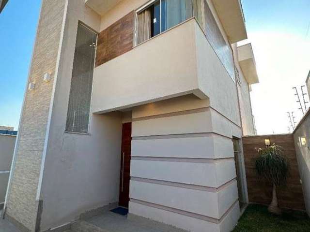 Casa com 3 dormitórios à venda, 247 m² por R$ 850.000,00 - Parque das Acácias - Varginha/MG