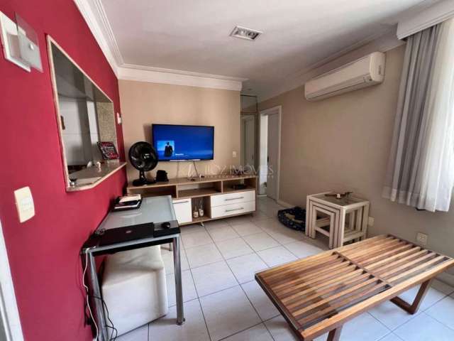 Copacabana - Vendo apartamento com 1 quarto, 2 quadras da praia