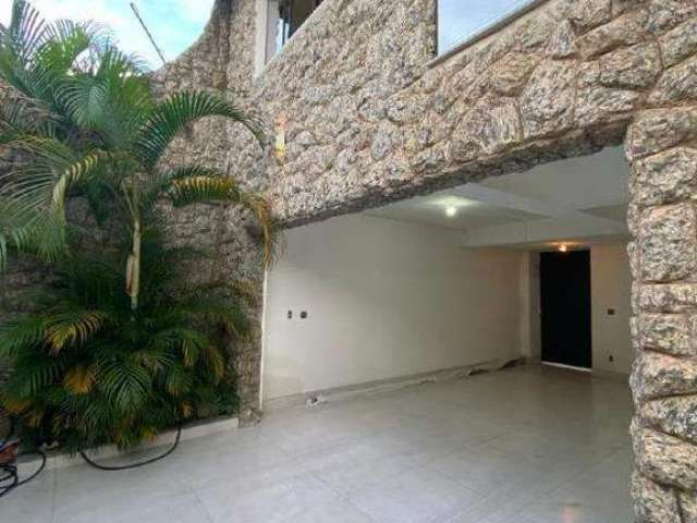 Casa Residencial à venda, 4 quartos, 2 suítes, 4 vagas, Santa Mônica - Belo Horizonte/MG