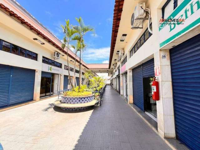 Loja no Shopping Platina Street, com área interna de 25m² e mezanino com 25m², com 01 banheiro, excelente ponto comercial, no Calafate.