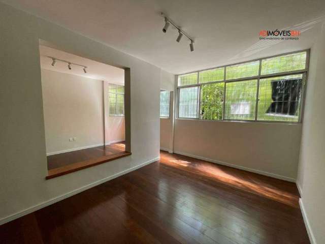 Apartamento com área de 118m², todo reformado, 03 quartos, 01 suíte, no Centro