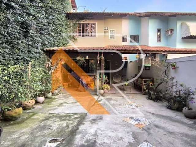 Casa com 4 quartos à venda na Rua Doutor Heleno de Gregório, Piratininga, Niterói, 120 m2 por R$ 690.000