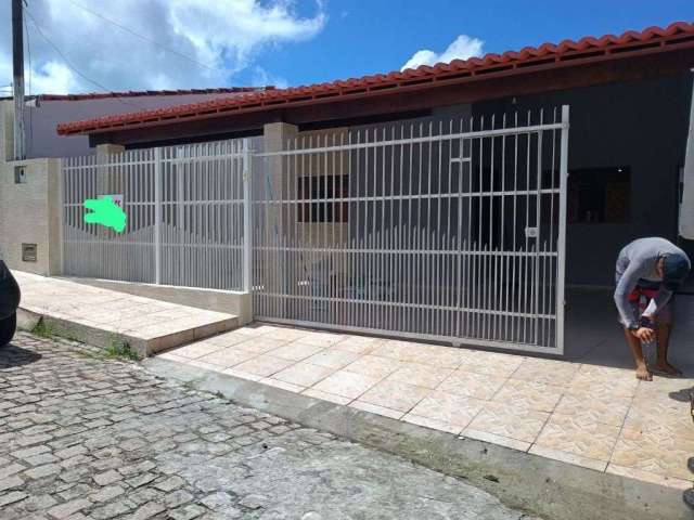 Casa com 3 dormitórios à venda, 130 m² por R$ 380.000 - Nova Parnamirim - Parnamirim/RN