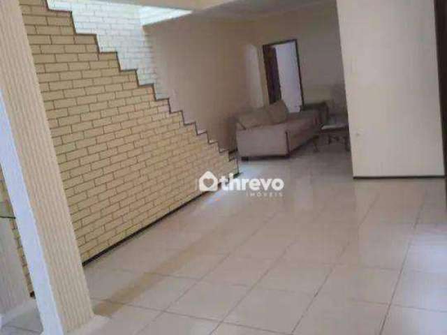 Casa com 3 dormitórios à venda, 184 m² por R$ 690.000 - Fátima - Fortaleza/CE