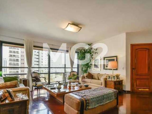 Apartamento com 178 m²,  à venda no bairro Vila Suzana.