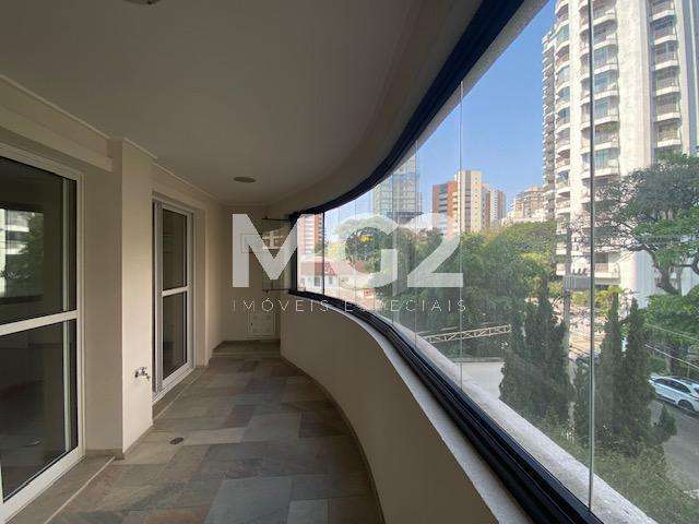 Excelente localização, apartamento à venda com 140m² ,3 suítes, no coração de Moema!!!