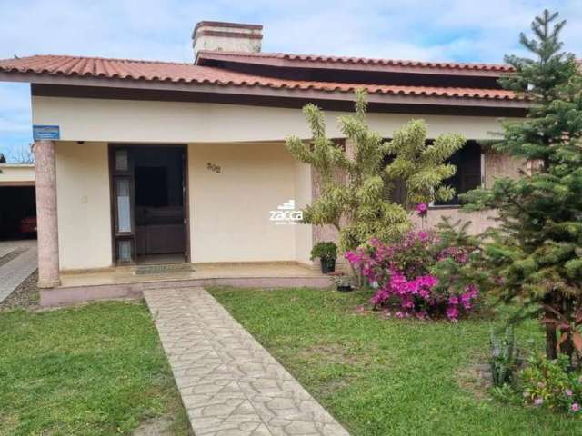 Casa para Venda em Sombrio, Parque das Avenidas, 3 dormitórios, 1 suíte, 3 banheiros, 1 vaga