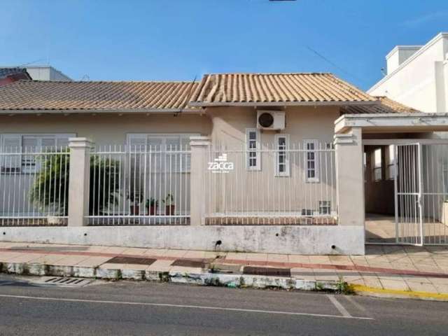 Casa para Venda em Sombrio, Centro, 3 dormitórios, 2 banheiros, 1 vaga