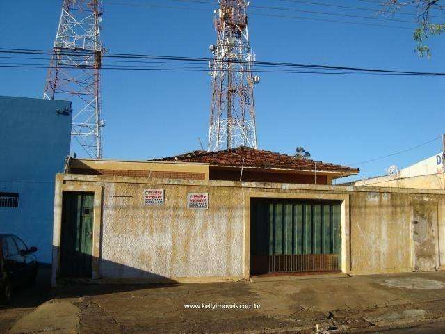 Casa para Venda em Presidente Prudente, Jardim Planalto, 3 dormitórios, 1 suíte, 1 banheiro, 3 vagas