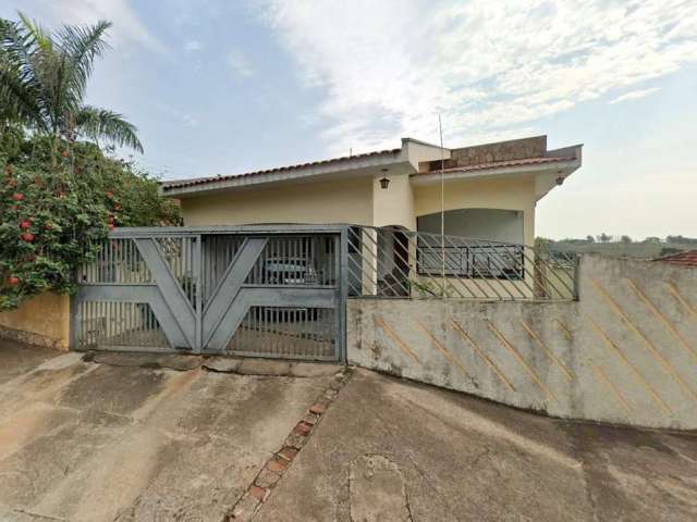 Casa para Venda em Presidente Prudente, Parque Furquim, 3 dormitórios, 1 suíte, 2 banheiros, 4 vagas