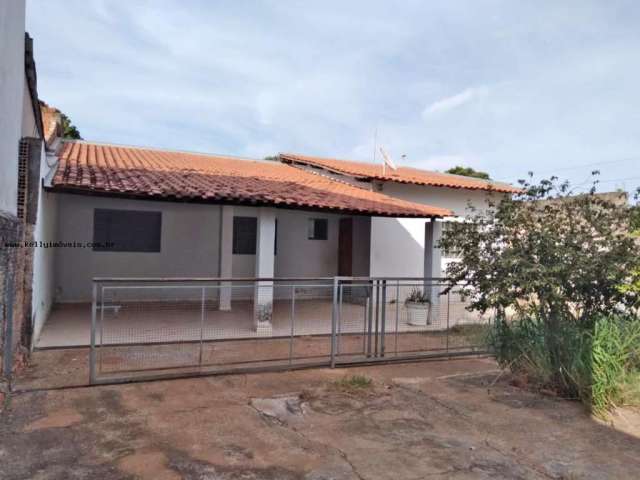 Casa para Venda em Presidente Prudente, Parque Shiraiwa, 2 dormitórios, 1 banheiro, 4 vagas